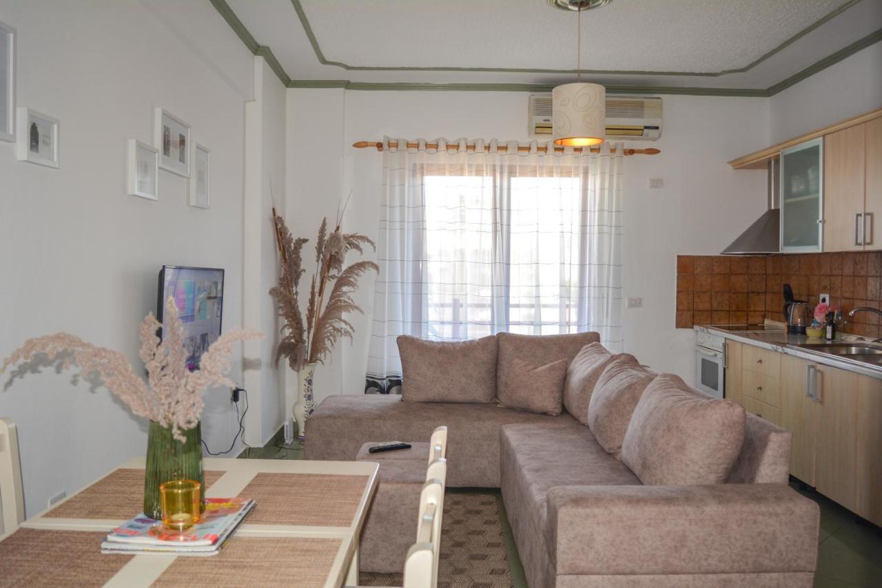 Moraceae Lovely Apartment Tirana Zewnętrze zdjęcie